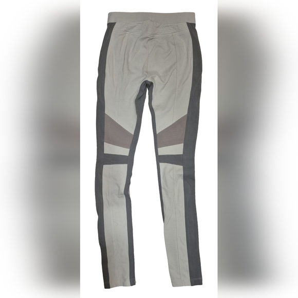 *NWOT* BCBGMaxAzria Cream and Gray Geometric Kervin Leggings - Picture 4 of 8